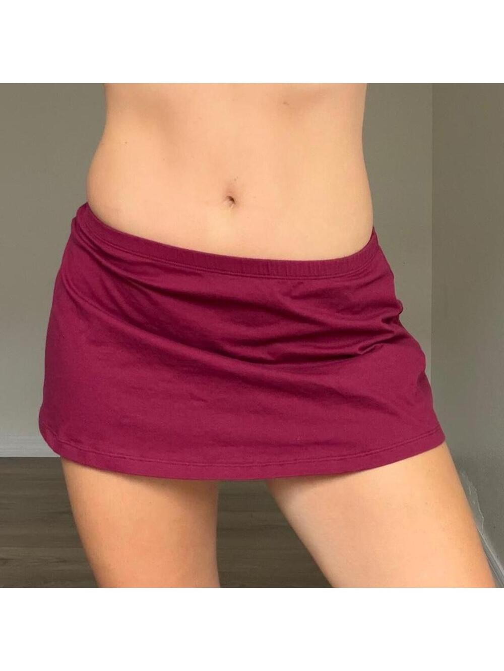 MINIMALIST BURGUNDY MICRO SKIRT - Picture 2 of 5